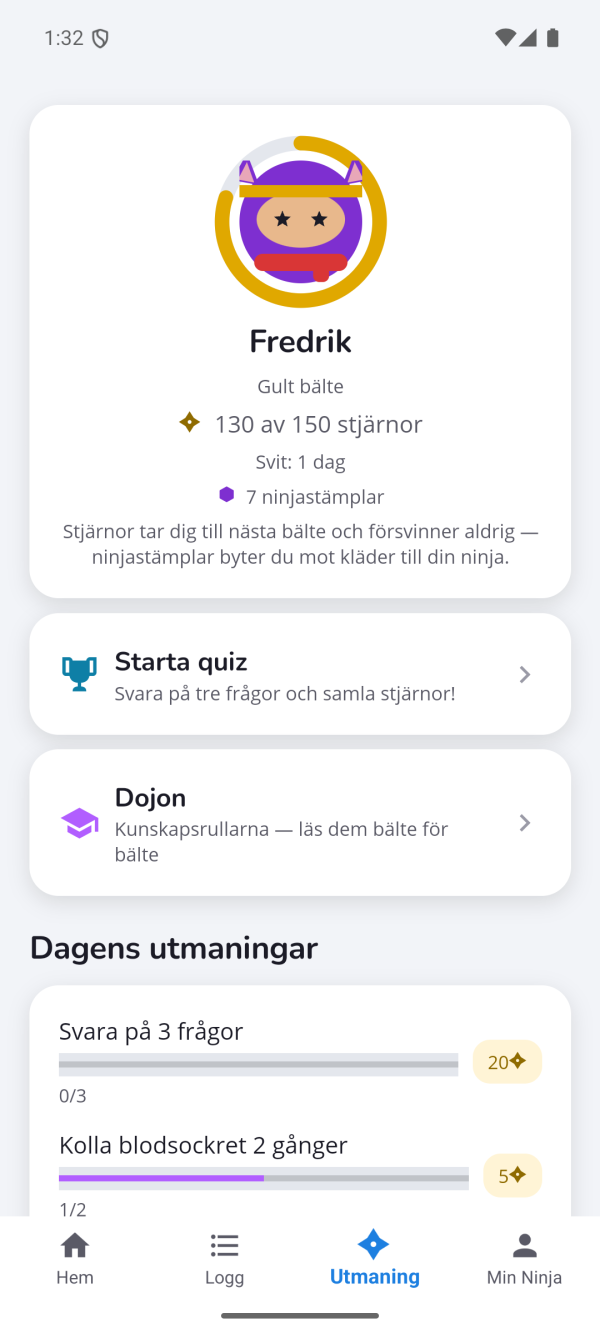 Utmaningsfliken i appen: ninjan med sitt bälte, stjärnor och dagens uppdrag